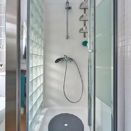 Haven - By The Metro With Ac