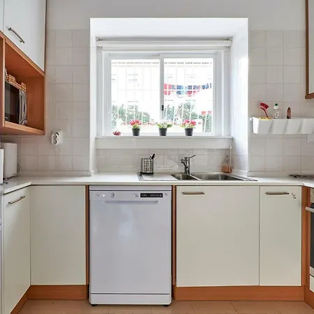 Haven - By The Metro With Ac