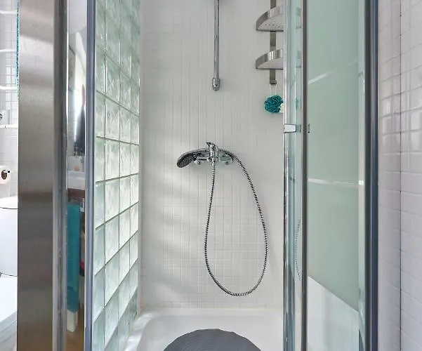 Haven - By The Metro With Ac