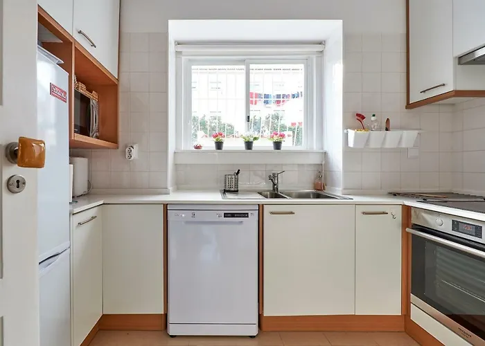 Haven - By The Metro With Ac